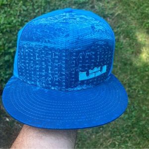 Nike Hat Lebron James TRUE Rubber City King Logo Rare Snapback Men Blue